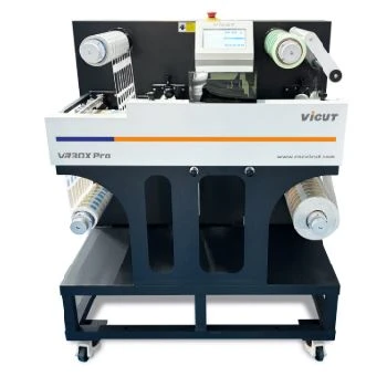 Avtomatski digitalni izrezovalni stroj za etikete VICUT VR30X Pro, VICUT VR30X Pro, digitalni izrez etiket, rezalnik etiket v roli, avtomatski izrez etiket, laminiranje etiket, razrez etiket, navijanje etiket, etikete Ljubljana, ugoden rezalnik, etikete na zahtevo