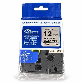 Laminiran trak za nalepke KZe-931, 12 mm × 8 m, črn na srebrni podlagi, KZe-931, laminiran trak, trak za nalepke, kaseta s trakom, 12 mm, 8 m, črn tisk na srebrni podlagi, TZ, TZe