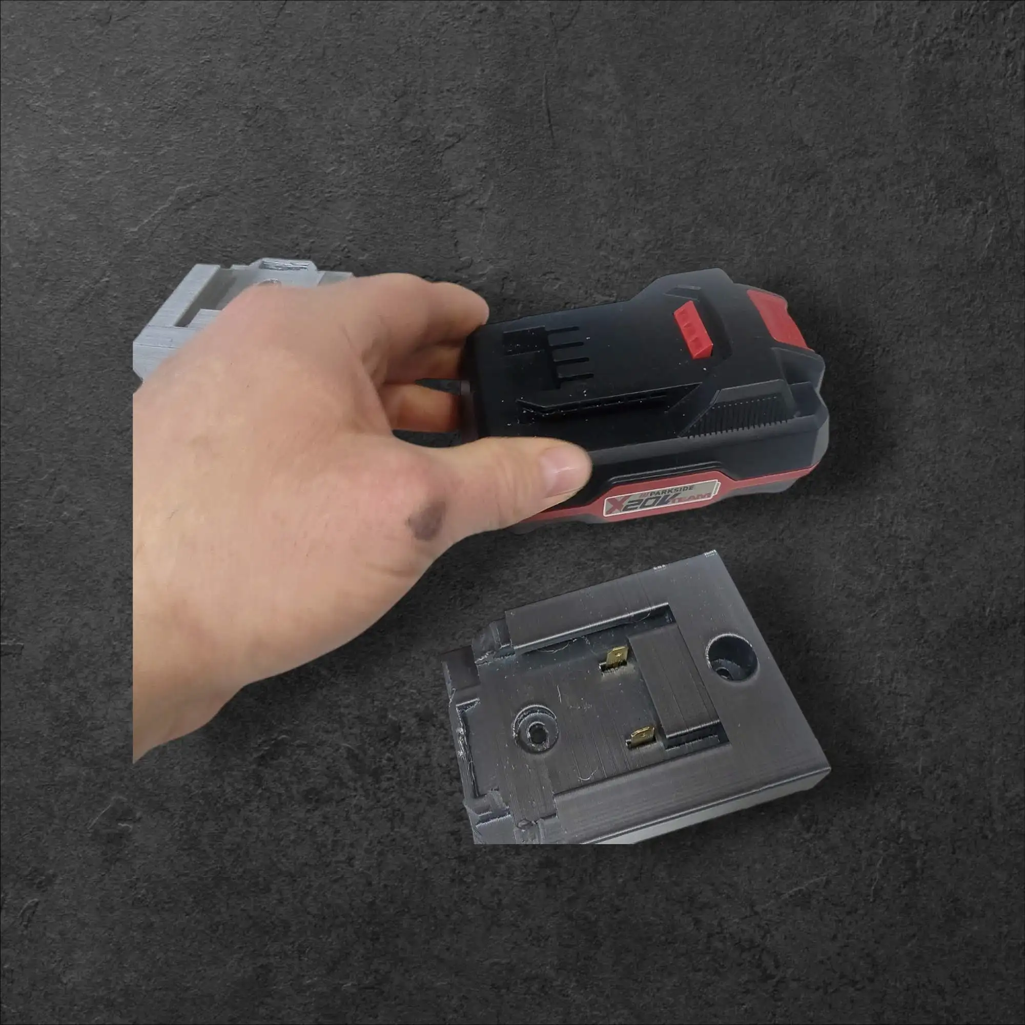 3D natisnjen konektor za parkside akumulatorje, ceneje, ugodno, prihranek, lokalno, Ljubljana, 3D konektor za Parkside akumulatorje, PET material, vzdržljiv konektor, akumulator adapter, trden 3D tisk