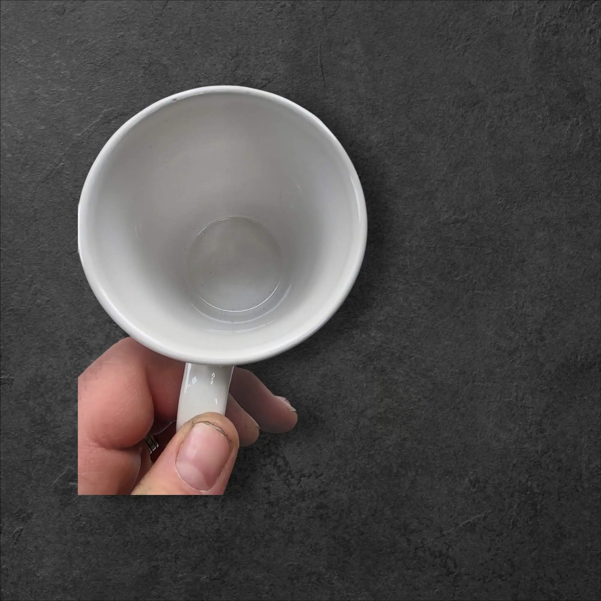 Bela konična skodelica 350mL (12 OZ), white cone mug,bela konična skodelica,konična skodelica,bela konična skodelica, 350mL, 12 oz, ceneje, ugodno, prihranek, lokalno, Ljubljana, gravirana skodelica, keramična skodelica, promocijska darila, konus skodelice