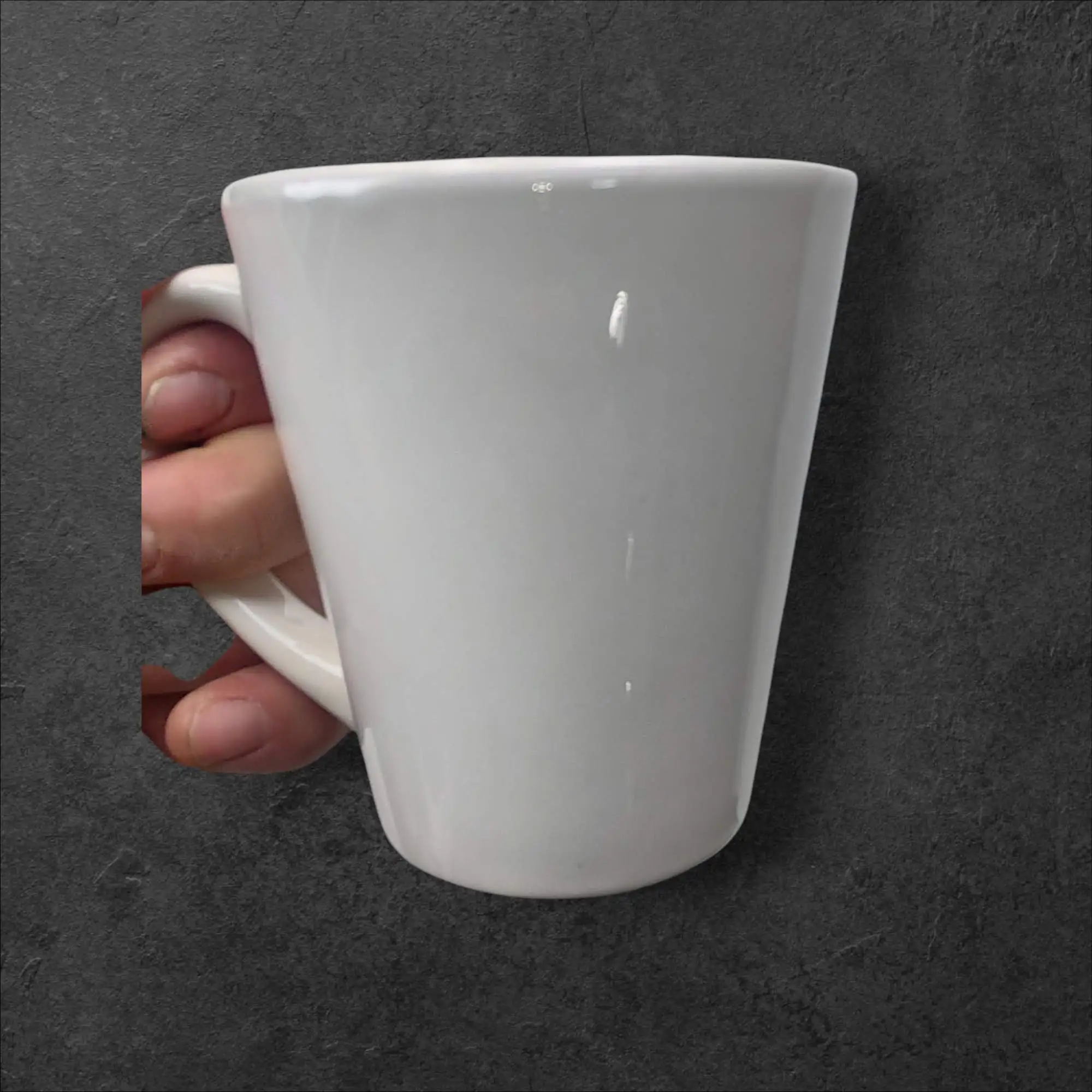 Bela konična skodelica 500mL (17 OZ), white cone mug,bela konična skodelica,konična skodelica,bela konična skodelica, keramična skodelica 500mL, ceneje, ugodno, prihranek, lokalno, ljubljana, tisk na skodelice, promocijska darila, sublimacija