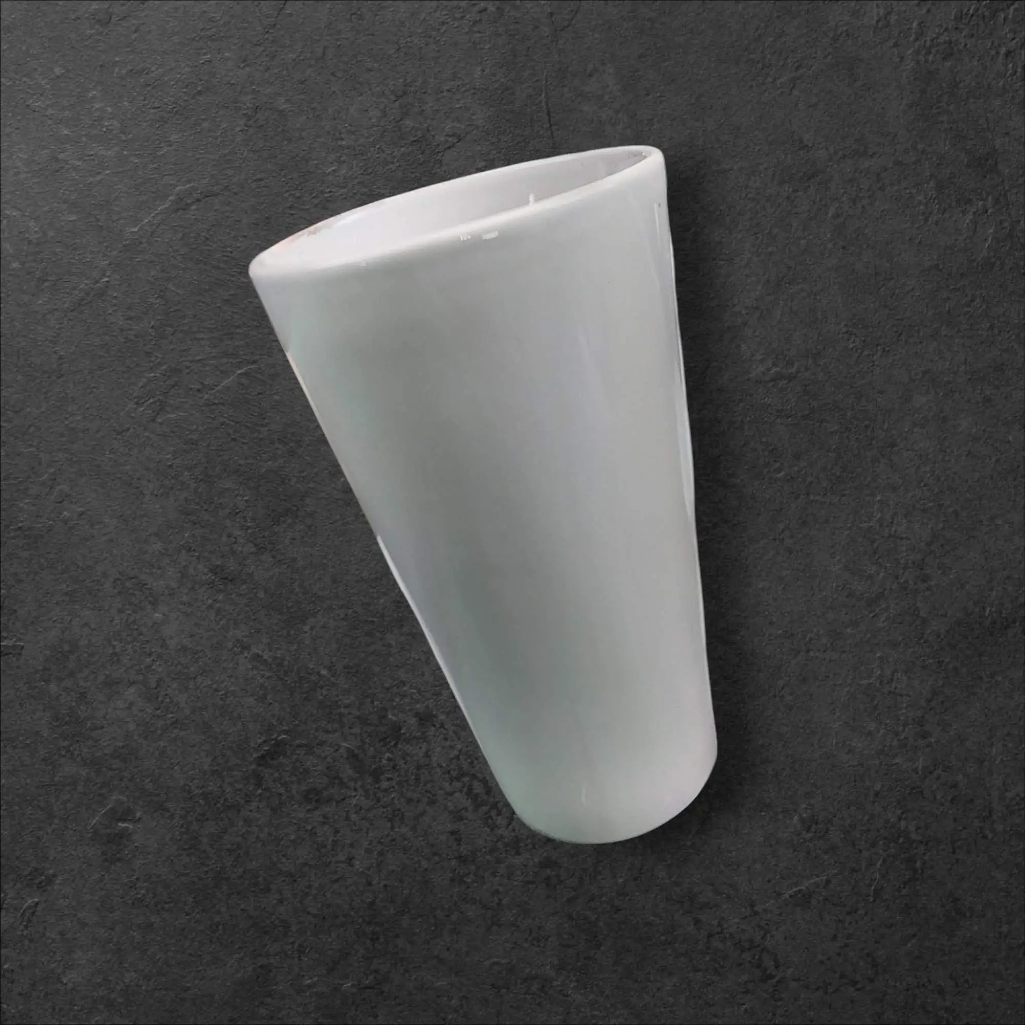 Bela konična skodelica 500mL (17 OZ), white cone mug,bela konična skodelica,konična skodelica,bela konična skodelica, keramična skodelica 500mL, ceneje, ugodno, prihranek, lokalno, ljubljana, tisk na skodelice, promocijska darila, sublimacija