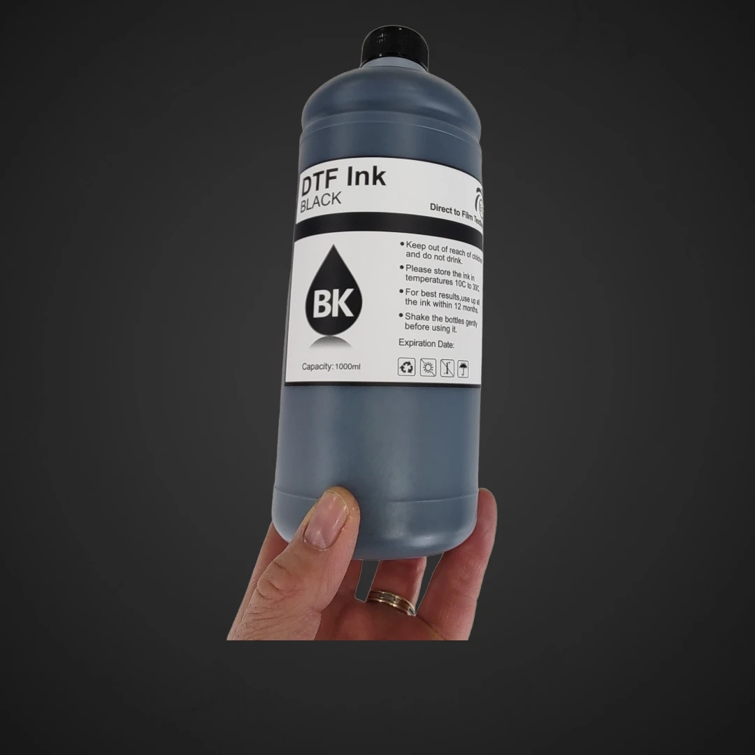 Črnilo za DTF tiskalnike EPSON  I3200 P800 L1800 L800 3880 , črnilo, DTF tiskalniki, EPSON I3200, P800, L1800, L800, 3880, visokokakovostno, Slovenija, Ljubljana, prihranek, ugodno, nano disperzirani pigmenti, dolgotrajnost, tiskalne glave, odpornost, lokalno proizvedeno, ekologija, ekonomija.