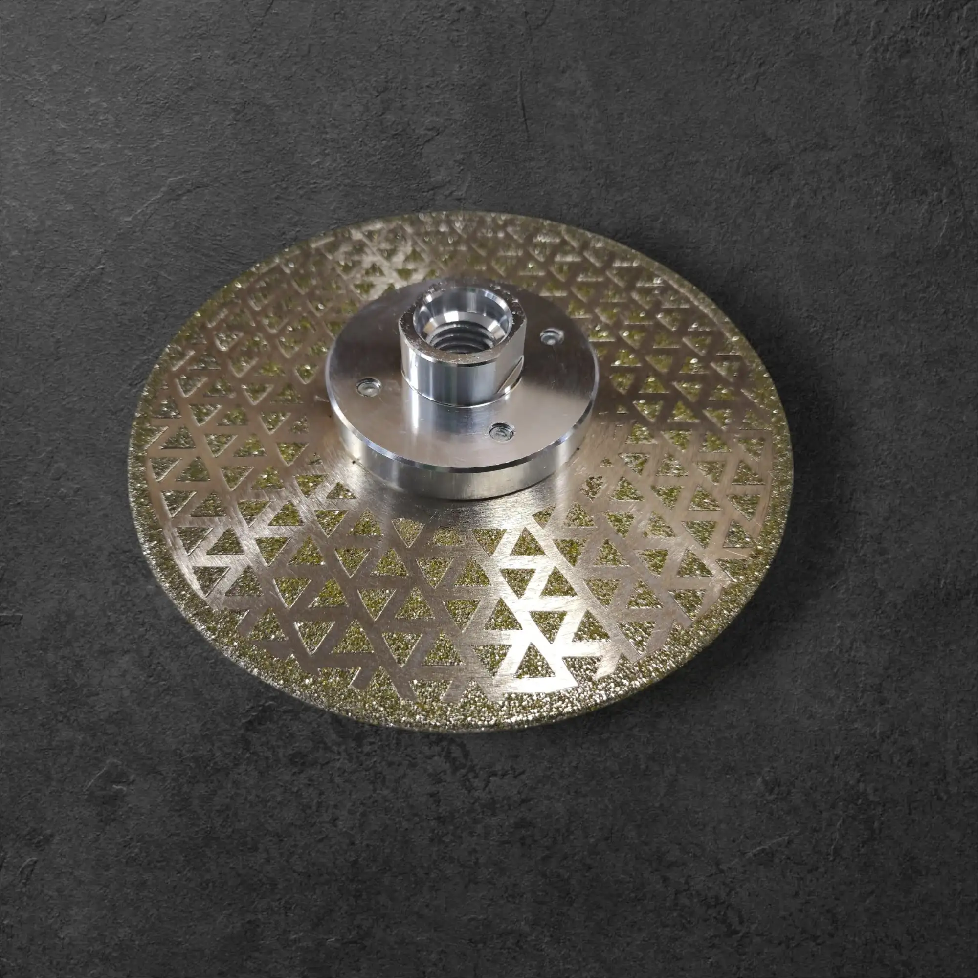 Diamantna brusilna plošča 125mm grit 40 za keramiko, diamantna brusilna plošča, 125mm, grit 40, M14 navoj, kotna brusilka, brušenje keramike, natančno brušenje, profesionalna oprema, dolga življenjska doba, mokro in suho brušenje, visoka učinkovitost, steklo, kamen, polprevodniki, elektroprevleka, gladka