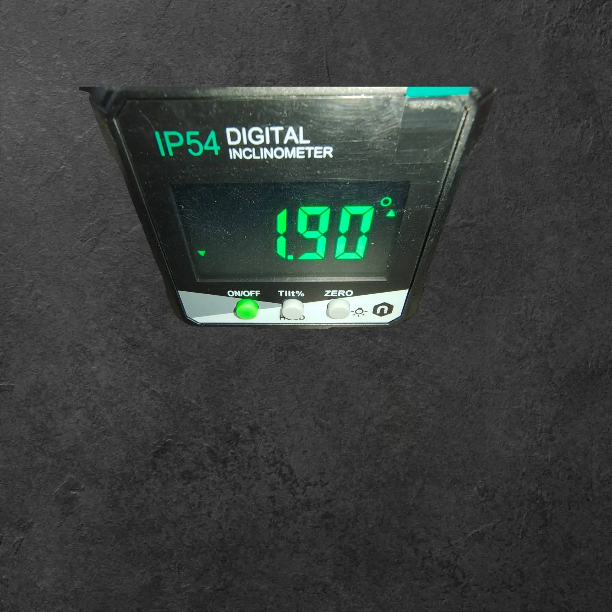 Digitalni kotomer za obrtnike in hobby zelena led osvetlitev, digitalni kotomer, zelena LED osvetlitev, digitalni inclinometer, merjenje kota, mizarji Ljubljana, varjenje pločevine, ceneje, ugodno, prihranek, lokalno, Ljubljana