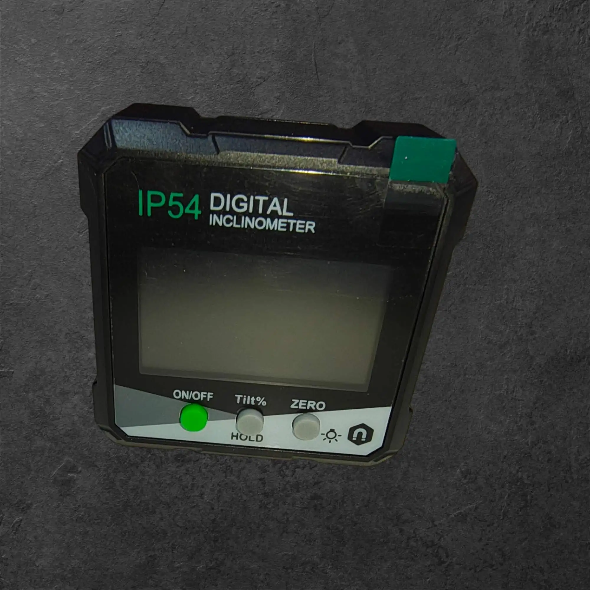 Digitalni kotomer za obrtnike in hobby zelena led osvetlitev, digitalni kotomer, zelena LED osvetlitev, digitalni inclinometer, merjenje kota, mizarji Ljubljana, varjenje pločevine, ceneje, ugodno, prihranek, lokalno, Ljubljana