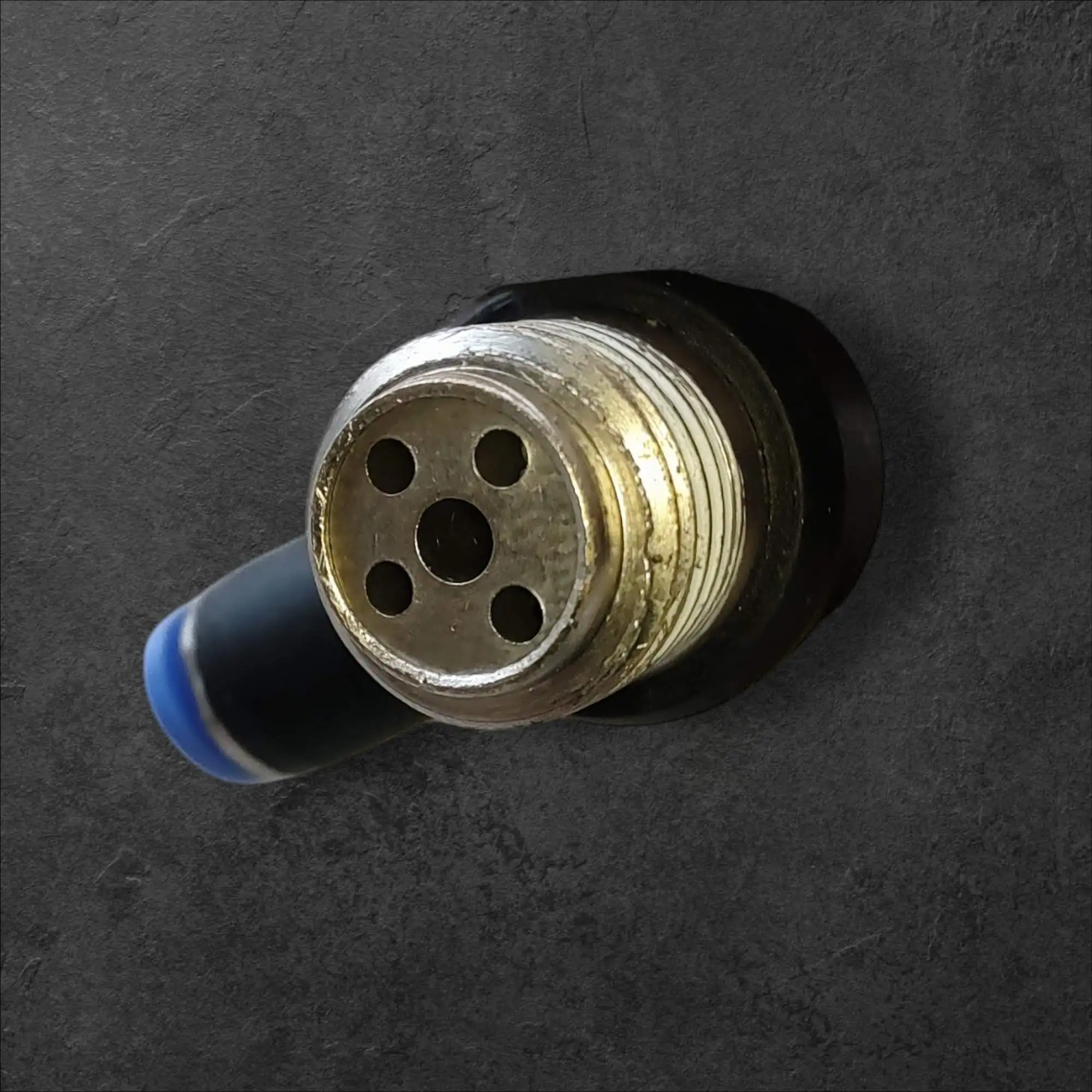 Dušilka pneumatska 4mm - 1/4 G moški priklop z regulatorjem, dušilka pnevmatska 4mm, 1/4 G moški priklop, regulator pretoka, ceneje, ugodno, prihranek, lokalno, ljubljana, GMP, HACCP, inox pnevmatika, POM plastika, pnevmatski sistem, industrijska avtomatizacija