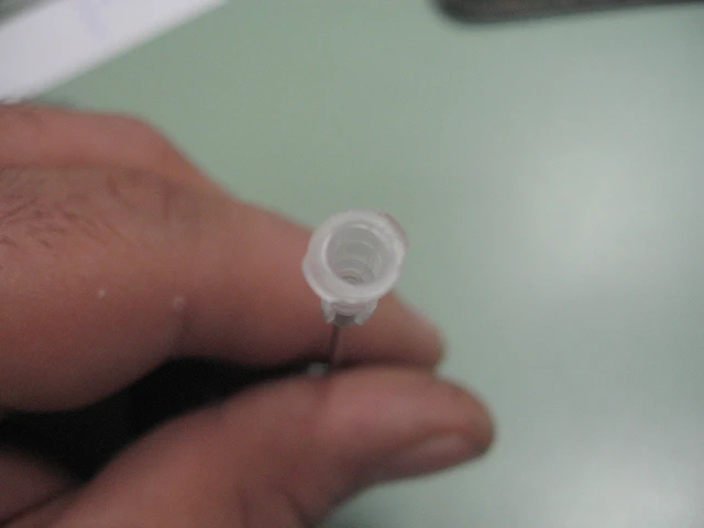 Igla za polnjenje kartuš s topo konico dolžine 10cm, topa konica,varnost