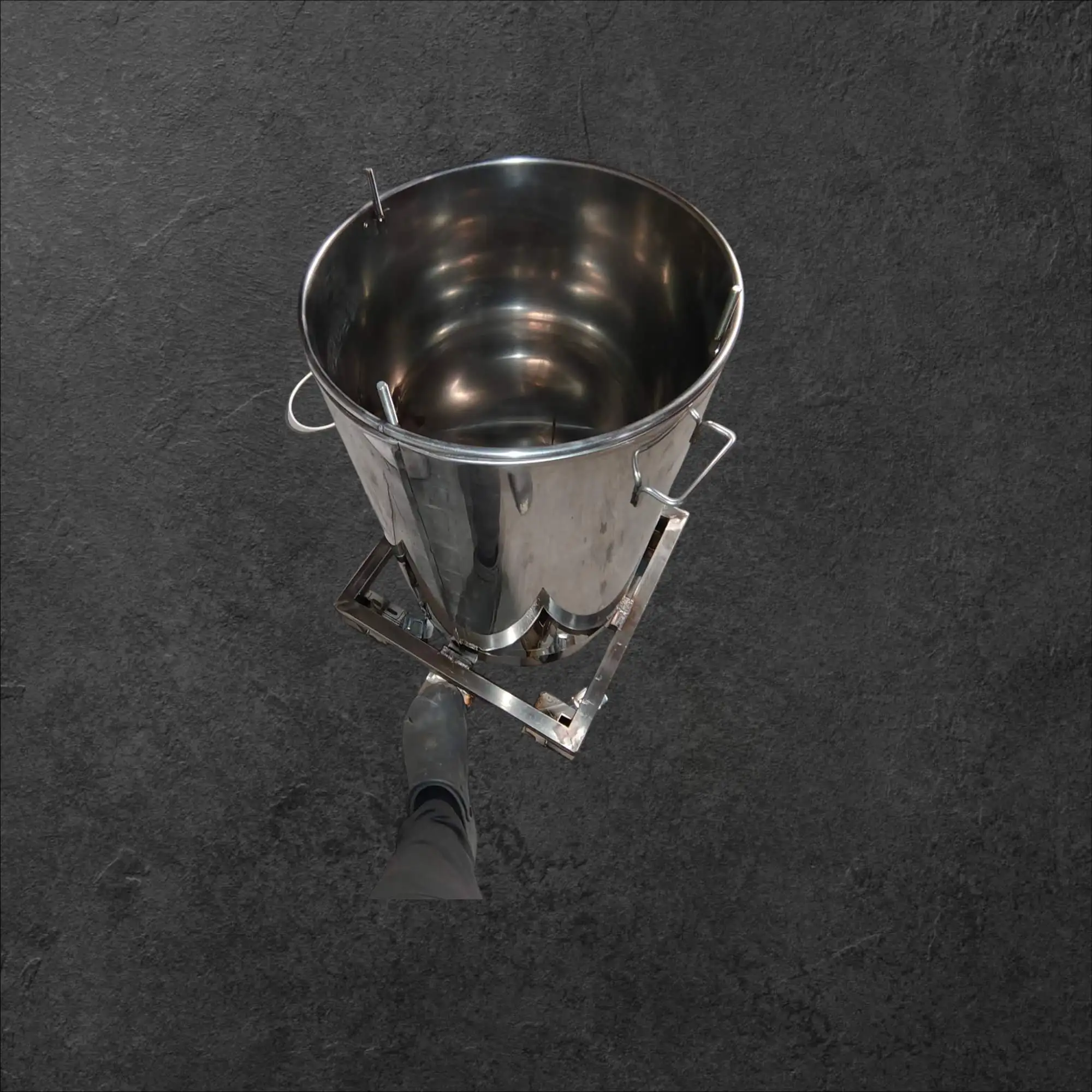 Inox voziček za homogenizatorje Logar 100L, inox voziček za homogenizator, homogenizator Logar 100L, voziček za med, ceneje, ugodno, prihranek, lokalno, Ljubljana, varno premikanje homogenizatorjev