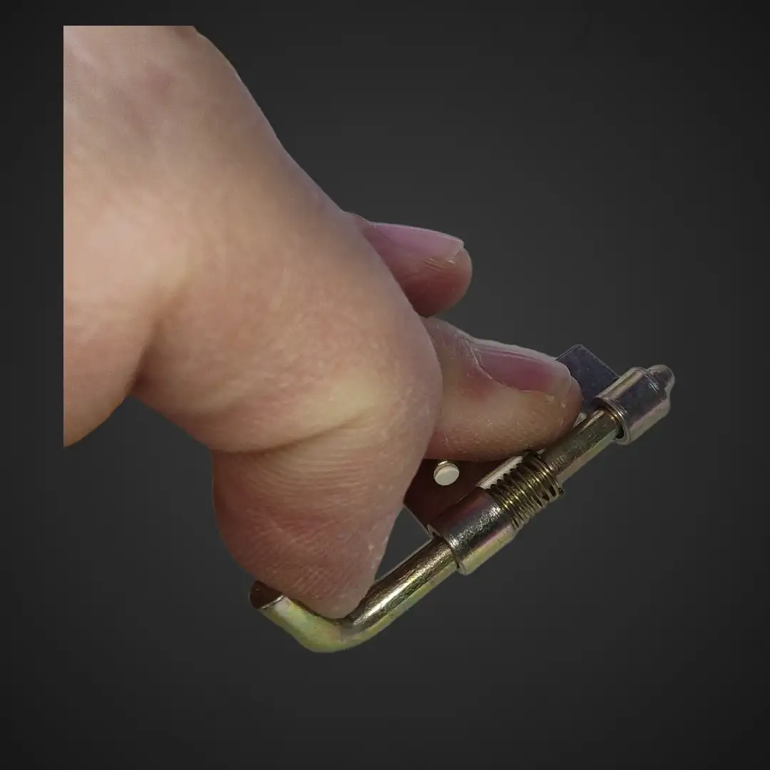 Mali kovinski šarnir za hobby projekte, mali kovinski šarnir, hobby projekti, ugodno, ceneje, prihranek, lokalno, Ljubljana, kovinski šarnirji, galvanizirani šarniri