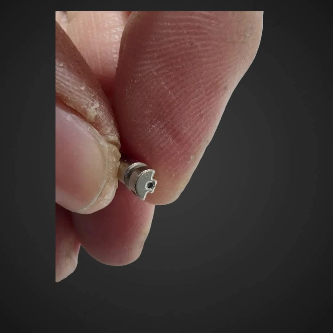 Mali ovalni mikro vibracijski motor 10000 RPM 3V DC, ultra,rpm,vibracije,vibrator,shake,arduino,diy,elektronika,motor,pakiranje,sortiranje,kapsule,zdravila,naredisam,razvoj,hobby,učenje,raziskovanje