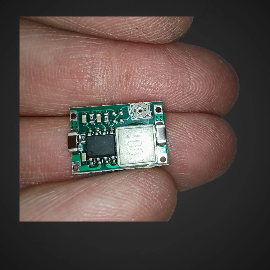 Mini360 DC-DC pretvornik napetosti navzdol, Mini360, DC-DC, Buck Converter, Napajanje, Učinkovitost, Kompaktnost, Synchronous Rectification, Elektronika, Industrijska Avtomatizacija, Nizkonapetostna Vezja