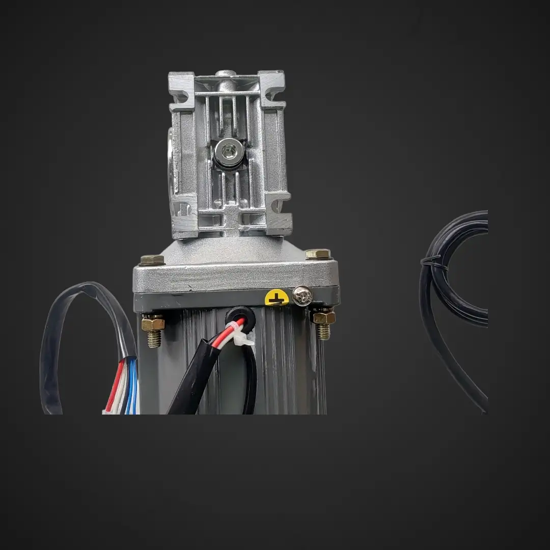 Indukcijski motor 120W 220V AC z reduktorjem 55RPM in regulatorjem, indukcijski motor Ljubljana, motor z reduktorjem ugodno, regulator hitrosti ceneje, prihranek proizvodnja, lokalno podjetje Ljubljana