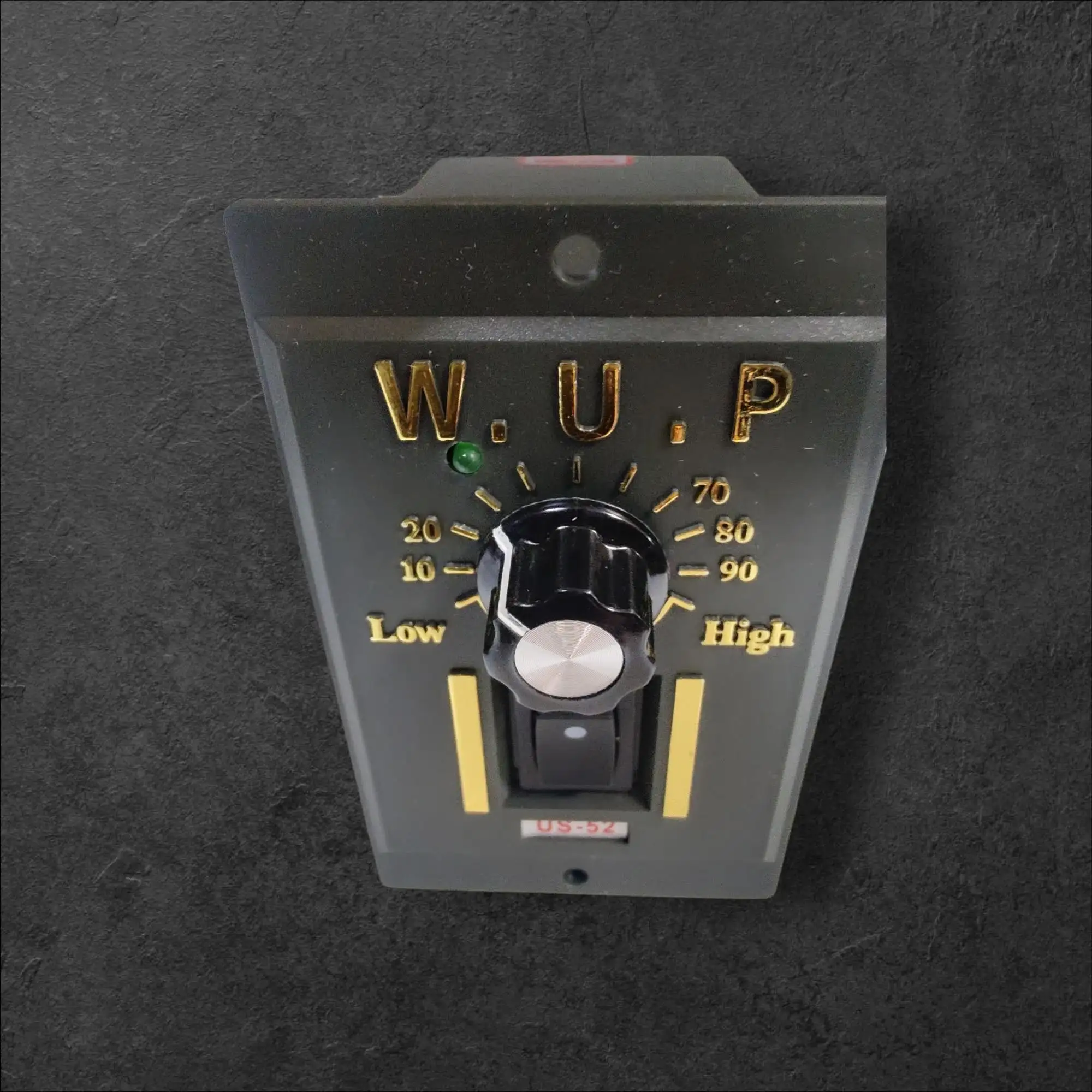 Moteur AC 230V 90W avec réducteur 1:100 et régulateur 13,5RPM, motor AC 230V 90W, reduktor 1:100, regulator hitrosti, ceneje, ugodno, prihranek, lokalno, Ljubljana, indukcijski motor, dolgoročna zmogljivost