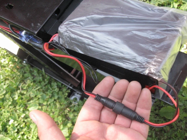 Ovalna parkirna ovira z dalinjskim upravljanjem (rdeča barva z odbojno folijo), AS-BW-3 red,parking barrier,parkirne ovire,