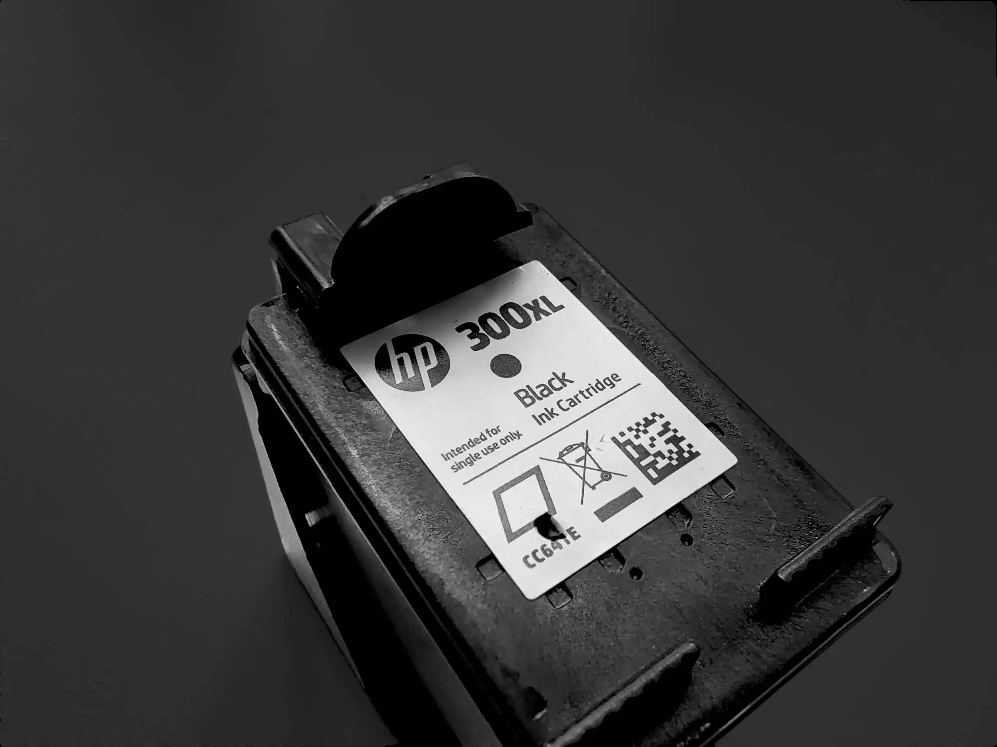 Polnjenje kartuše HP 300 XXL black, CC640EE CC641EE,hp 300,polnjenje kartuše HP 300, ugodne kartuše, polnjenje kartuš Ljubljana, cenovno ugodno tiskanje, ekološko polnjenje kartuš, Hewlett-Packard, lokalna storitev polnjenja, polnjenj,HP Deskjet D2560,HP Deskjet F4280,hp f4580,hp 300 črnilo