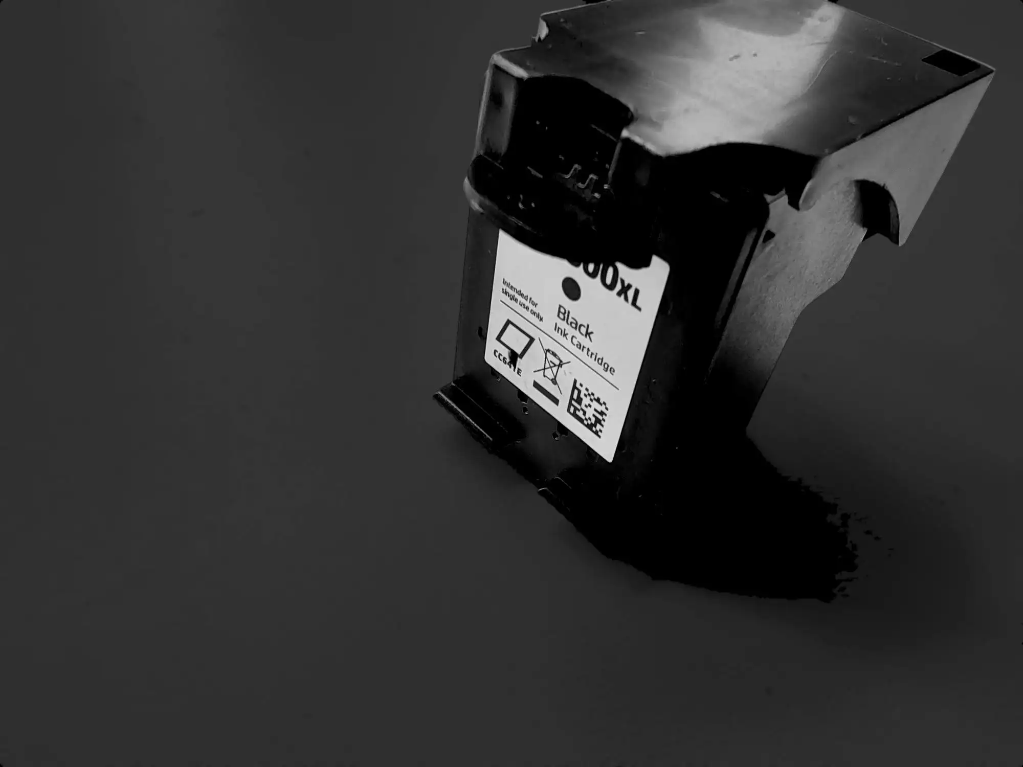 Polnjenje kartuše HP 300 XXL black, CC640EE CC641EE,hp 300,polnjenje kartuše HP 300, ugodne kartuše, polnjenje kartuš Ljubljana, cenovno ugodno tiskanje, ekološko polnjenje kartuš, Hewlett-Packard, lokalna storitev polnjenja, polnjenj,HP Deskjet D2560,HP Deskjet F4280,hp f4580,hp 300 črnilo