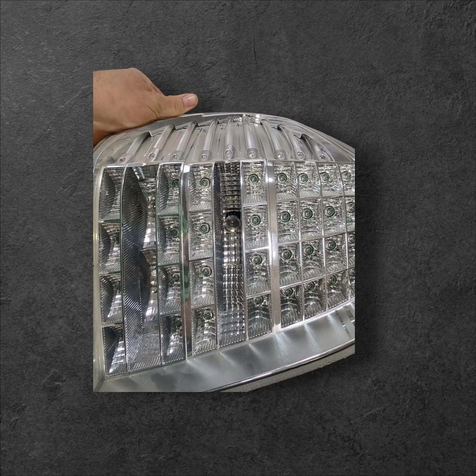 Popravilo LED žarometov za avtomobile ponderirano, popravilo LED žarometov, ceneje, ugodno, prihranek, lokalno, Ljubljana, Svet črnil