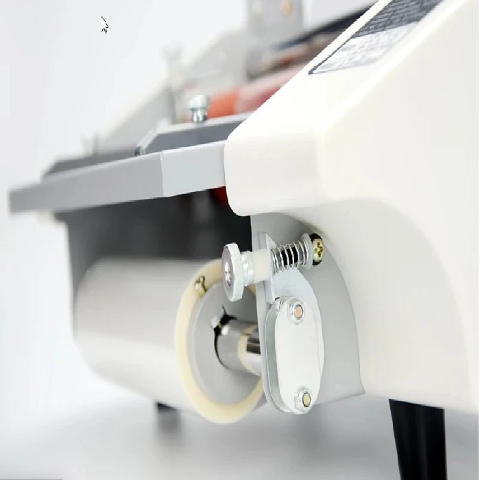 Stroj za Plastificiranje 9350 do A3  iz role obojestranski, 9350 A3  Laminatorski Stroj, Fotografsko Laminiranje, 9350 Model, A3  Filmsko Prekrivanje,Naprava za plastificiranje,Aparat za plastificiranje lidl,Hofer plastifikator,Plastifikator a3,Folija za plastificiranje,Žepki za plastificiranje