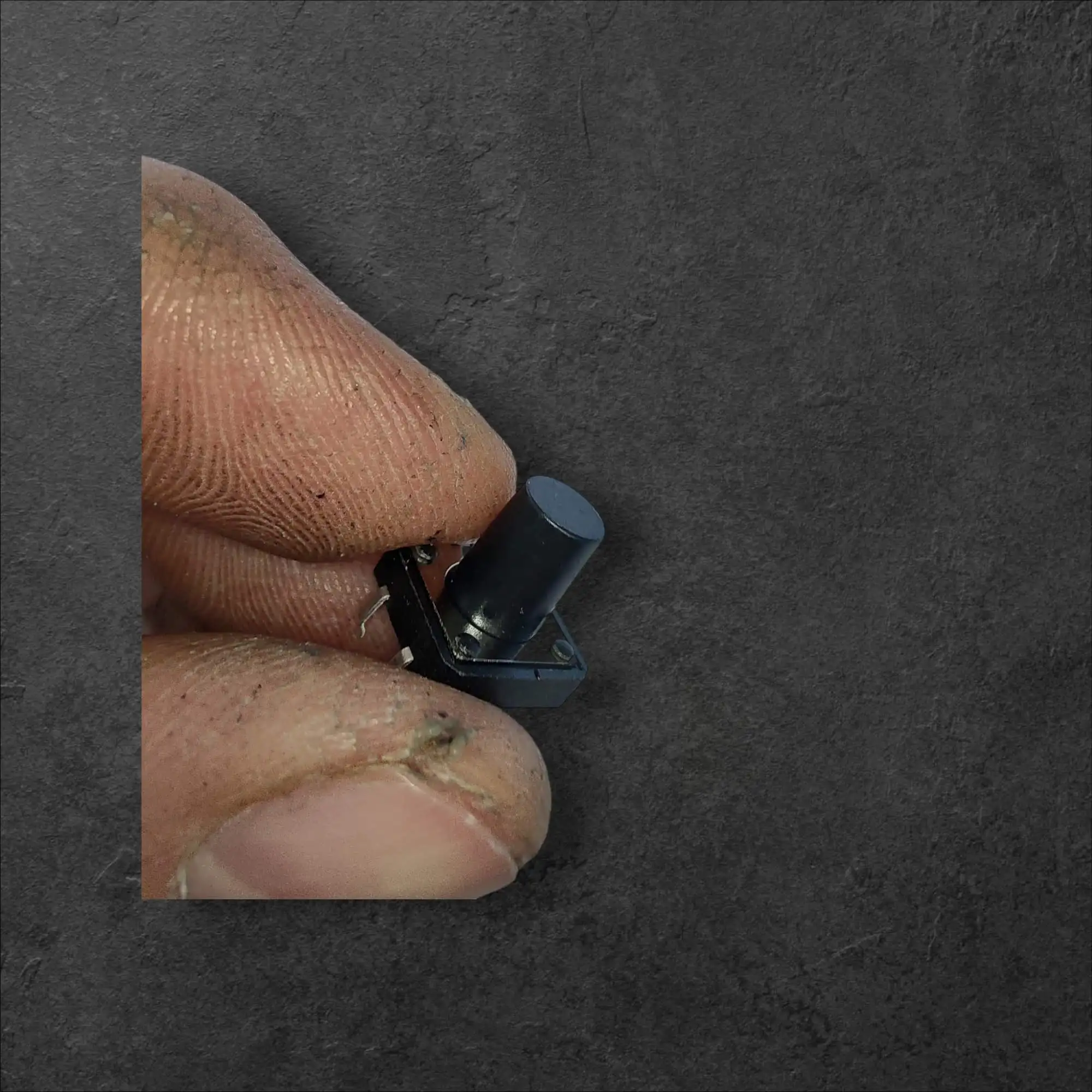 Taktično stikalo 12x12mm mikro gumb 4-pinski višina 12mm , za pcb,taktično stikalo, mikro gumb, 12x12mm, 4-pinski, višina 12mm, ceneje, ugodno, prihranek, lokalno, ljubljana, industrijsko stikalo, popravilo proizvodnje