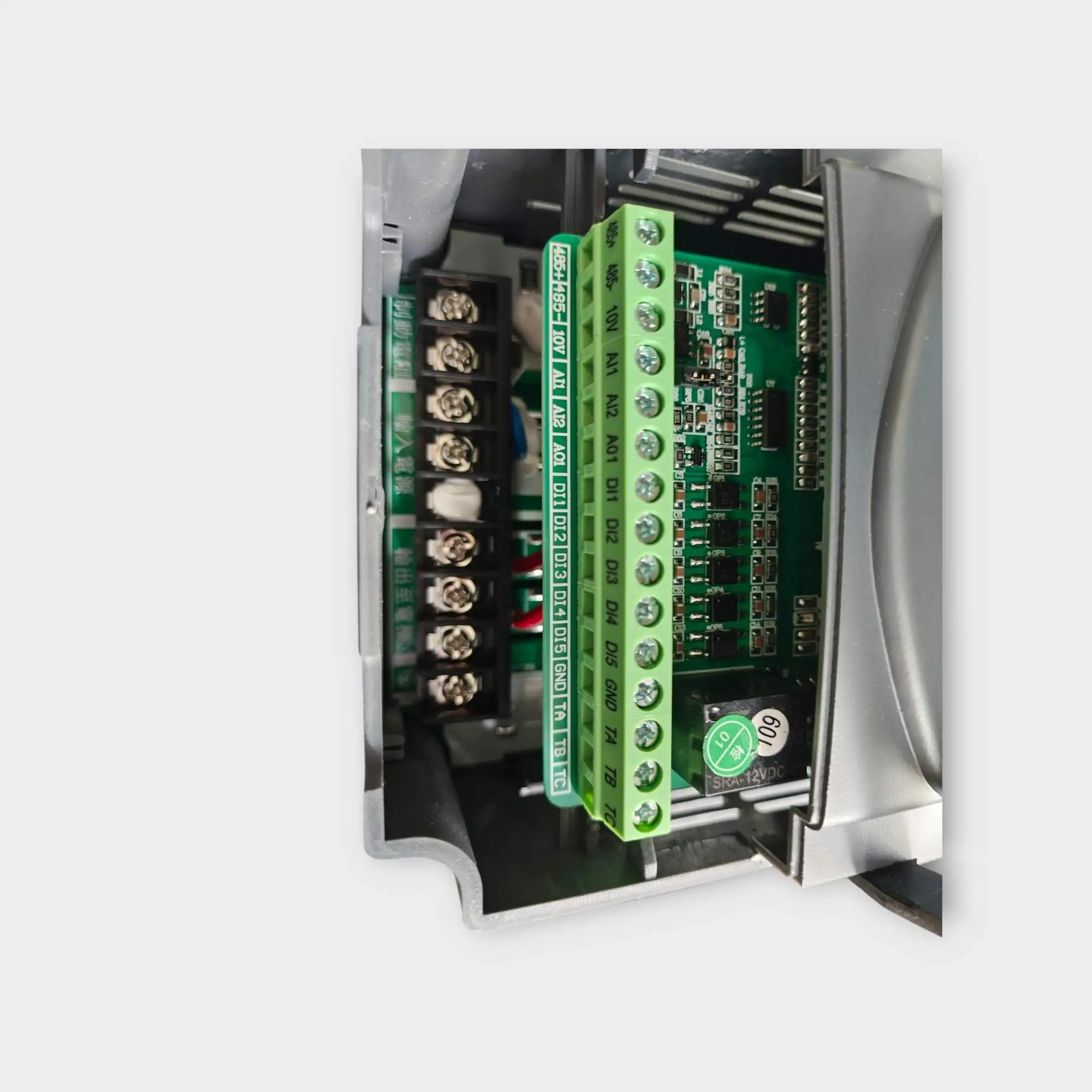 VFD frekvenčni regulator EV4300 0,75kW 1 fazni 220V, VFD frekvenčni regulator, EV4300 0,75kW, 1 fazni 220V, RS485 regulator, frekvenčni regulator Ljubljana, regulator motorja, ugodno, ceneje, prihranek, lokalno, avtomatizacija