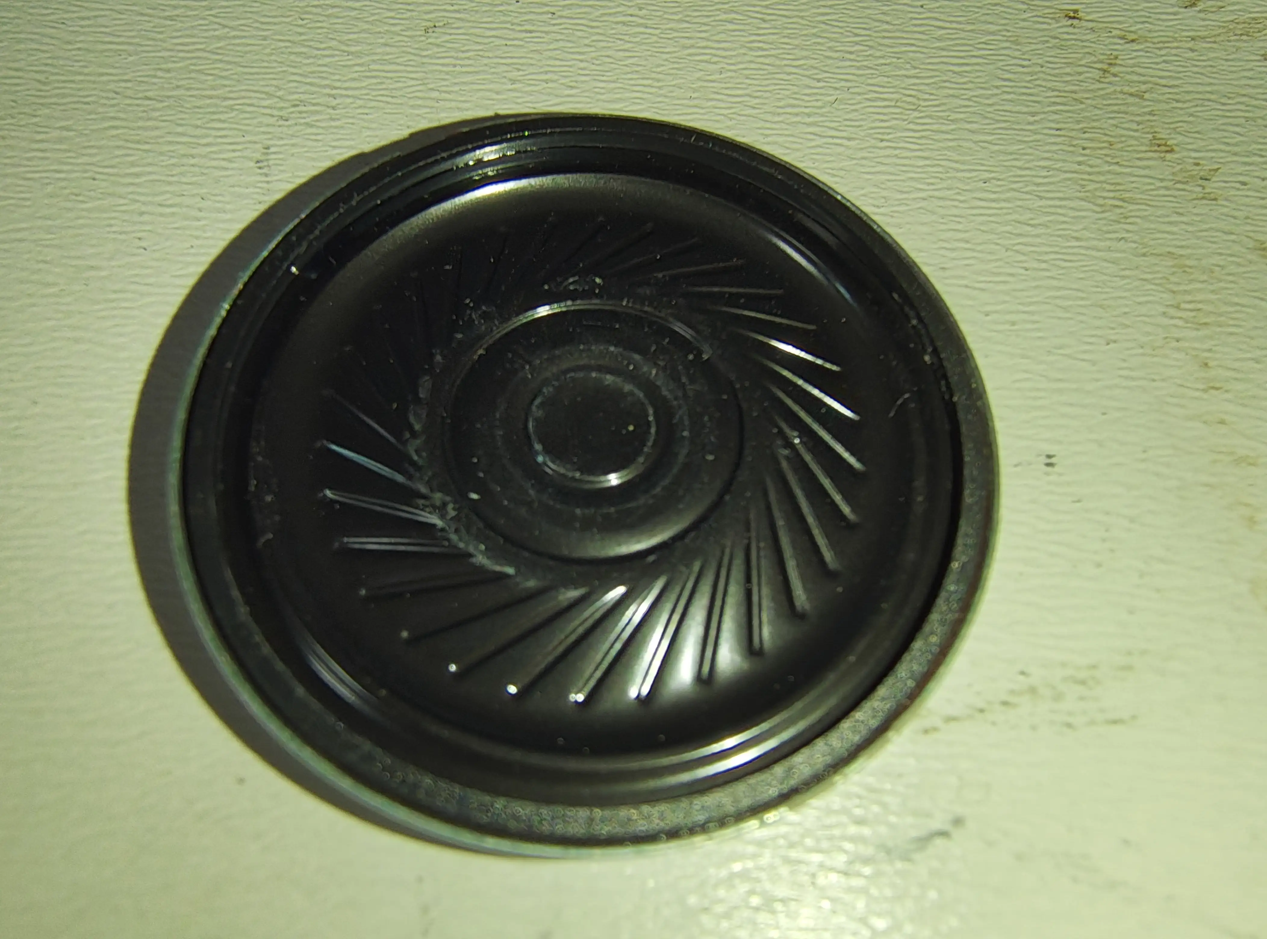 Zvočnik 36mm 8Ohm 0,5W za rezervne dele, zvočnik 36mm, 8 ohm zvočnik, 0,5w speaker, zvočnik za popravilo, rezervni deli za elektroniko, ceneje, ugodno, prihranek, lokalno, ljubljana<br><br>